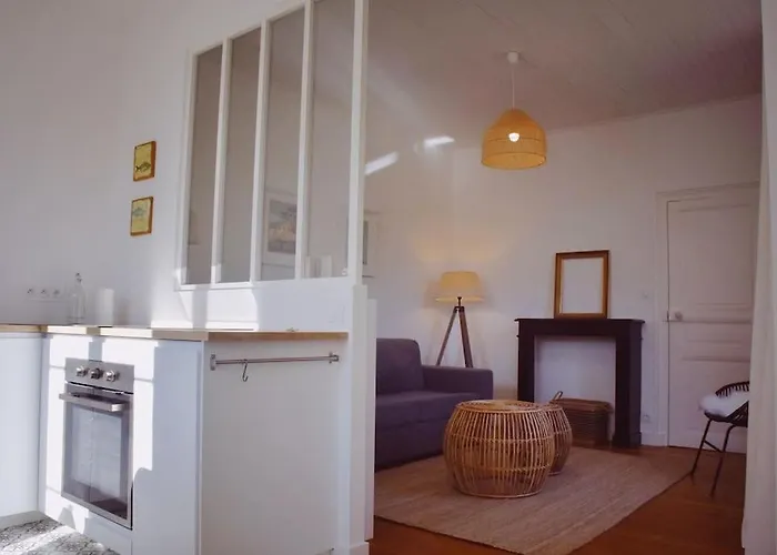 Maison De De Charmes Au Bord De La