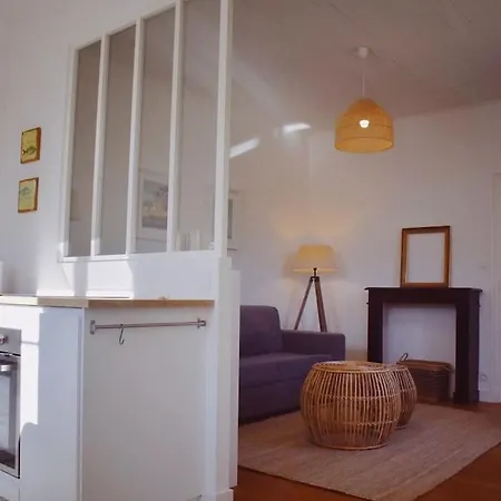 Maison De De Charmes Au Bord De La