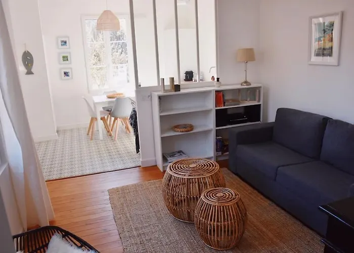 Maison De De Charmes Au Bord De La بيت للعطل *